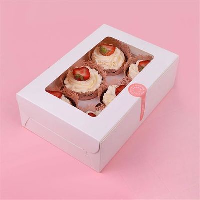 As caixas feitas sob encomenda afastadas do empacotamento de alimento do queque reciclável mancham UV