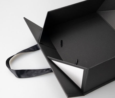 157gsm Art Paper Black Gift Box com empacotamento magnético rígido dobrável da tampa