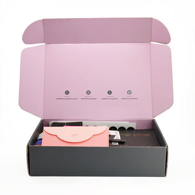 A caixa de dobramento do presente de Debossing Pantone CMYK encaixota o papel de Woodfree