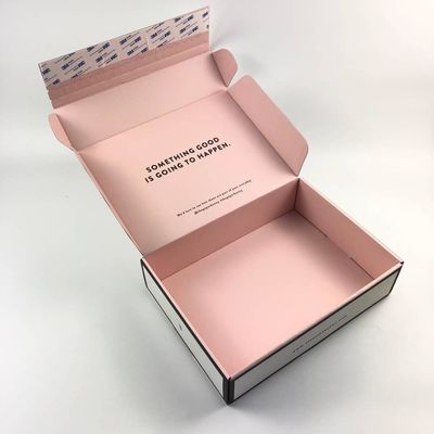 O traje 4 CMYK colore a caixa de empacotamento reciclada coloriu caixas de envio pelo correio onduladas
