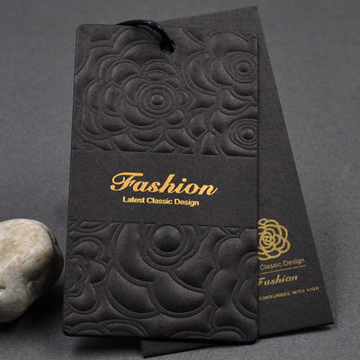 Pantone de envernizamento de carimbo quente personalizou Hang Tag For Clothes