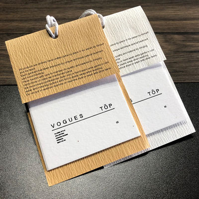 Roupa ondulada Hang Tag With String personalizado de papel iridescente