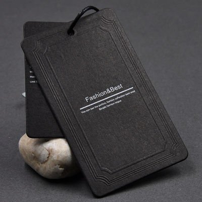 As sapatas 350gsm dos sacos revestiram Hang Tag Black White Print feito sob encomenda de papel