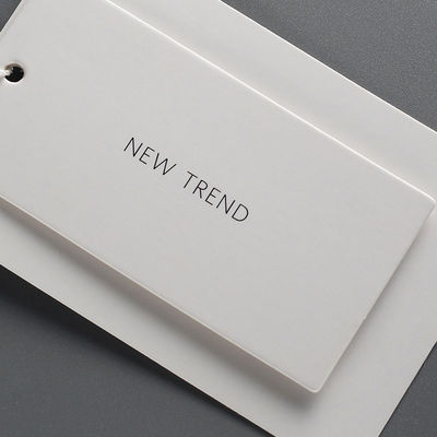 Logotipo de papel frente e verso branco do cliente de Matte Varnishing Garment Swing Tags