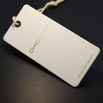 Papel de embalagem Hang Tags With String feito sob encomenda do logotipo 350g de Debossed