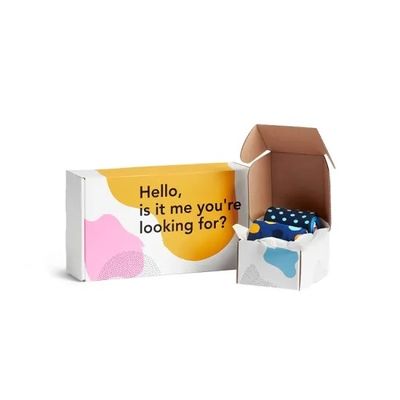 Cor feita sob encomenda de empacotamento das caixas do fato luxuoso do presente CMYK do cartão